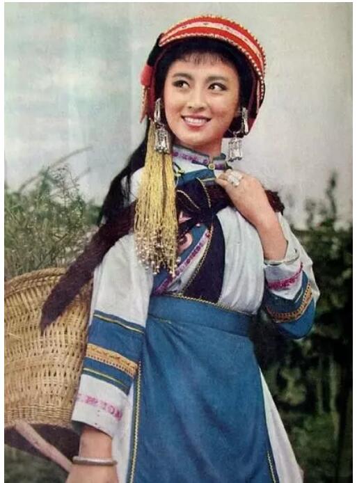 是谁害了杨丽坤她是怎么疯的(杨丽坤遭遇了什么)