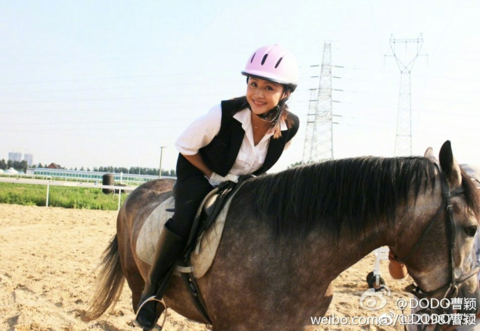 曹颖现在怎么这么丑还老(曹颖整容没有)