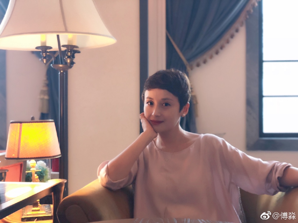 傅淼现在真正的老公是谁(现实中傅淼老公照片)