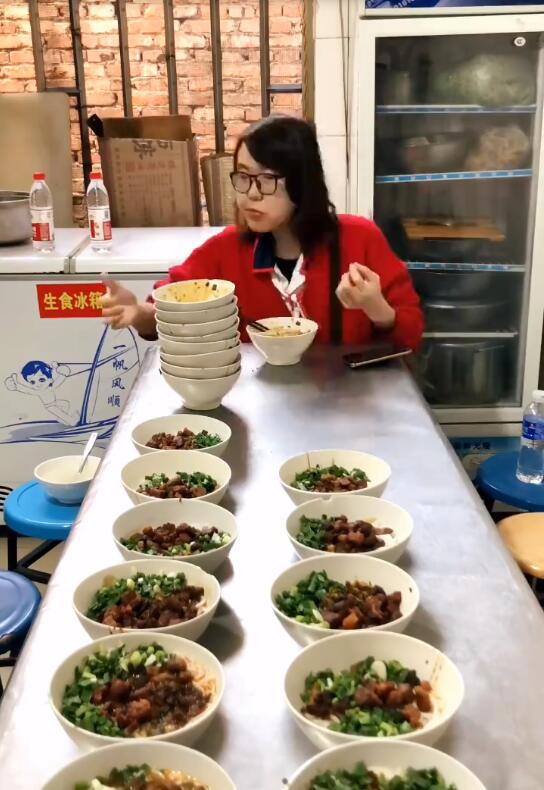 浪老师催吐吗为什么能吃那么多？大胃王浪胃