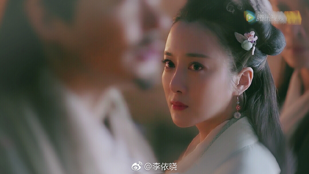 李依晓以前长什么样子照片(李依晓长得像)