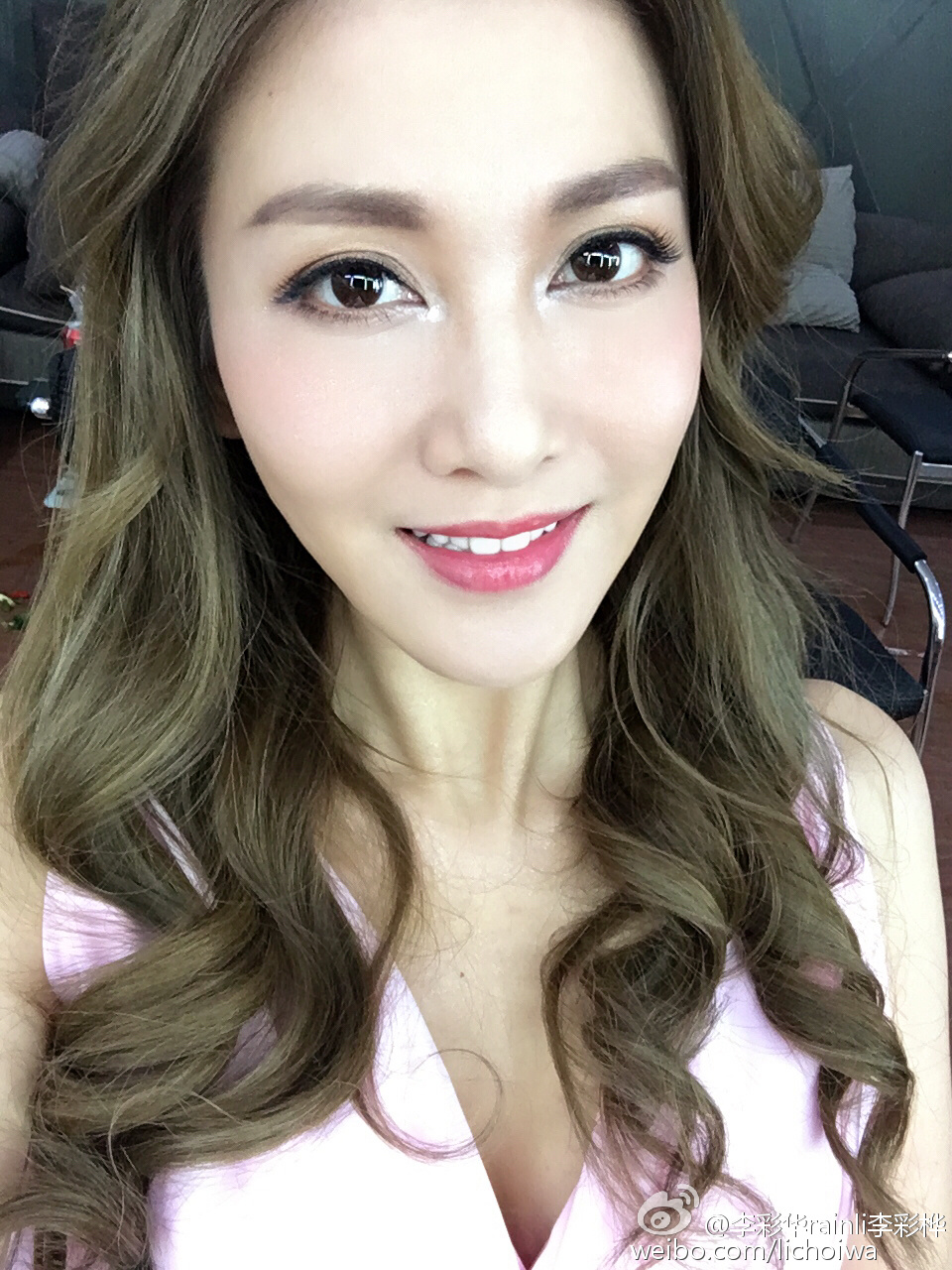 李彩桦为什么家里欠那么多外债