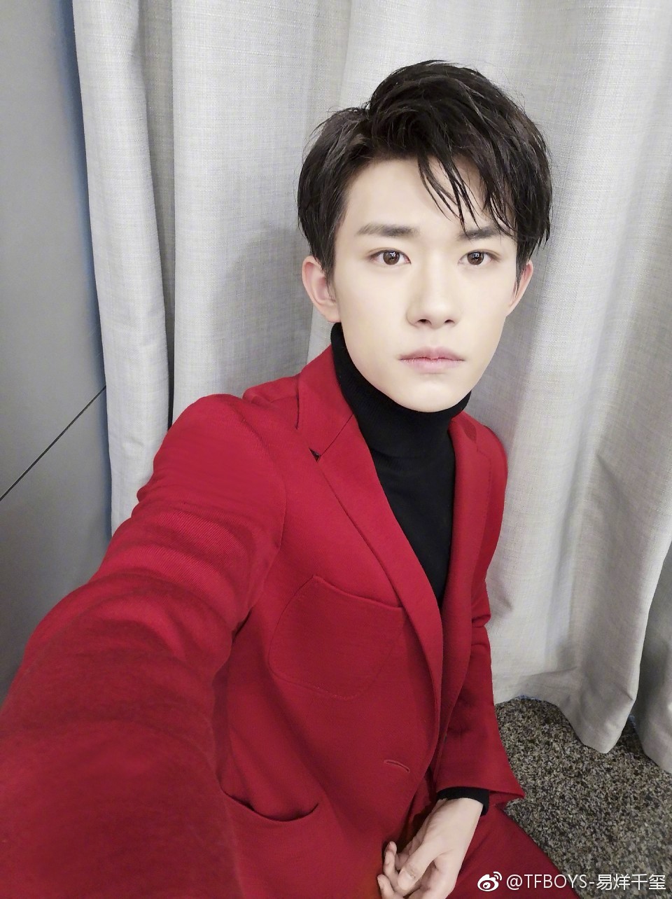 见到易烊千玺本人脱粉是什么梗?易烊千玺人