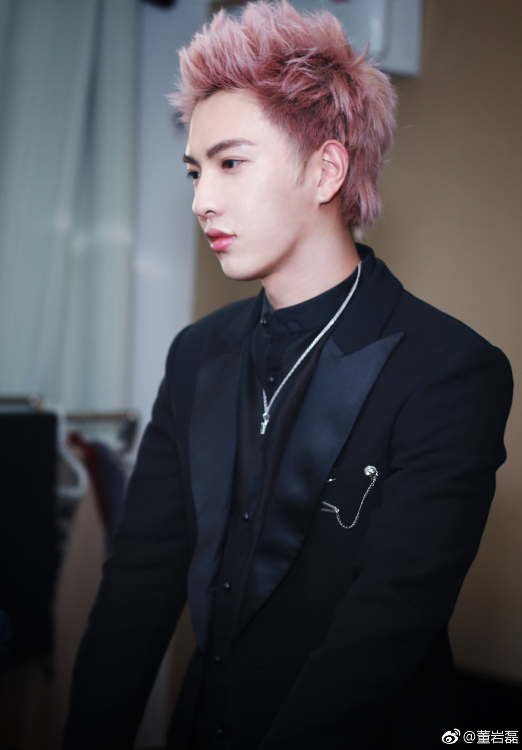 董岩磊以前是坤音的吗？董岩磊为什么能上偶