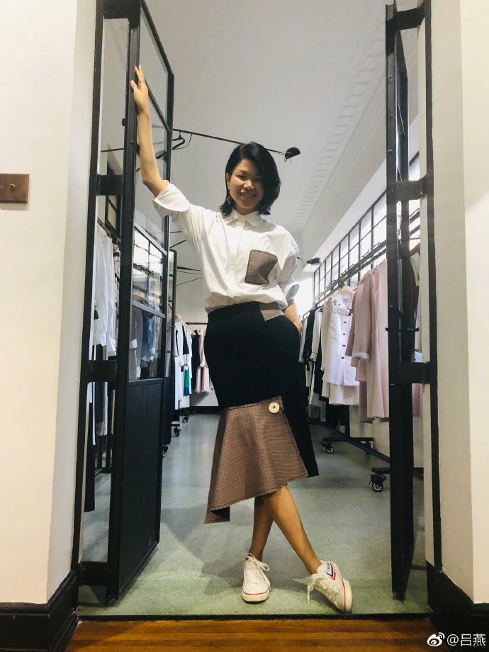 吕燕长得丑为什么命好能出名(吕燕长的好看吗) 吕燕长得丑为什么命好能出名(吕燕长的好看吗)