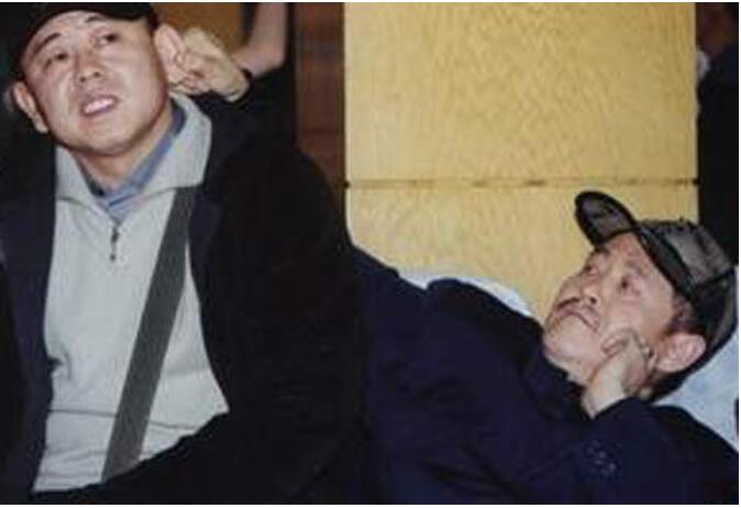 潘长江破产妻子改嫁是谣言(潘长江女儿结婚) 潘长江破产妻子改嫁是谣言(潘长江女儿结婚)