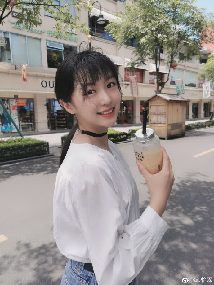 郝怡霖几几年出生的现在几岁了(郝怡霖长大后的照片) 郝怡霖几几年出生的现在几岁了(郝怡霖长大后的照片)