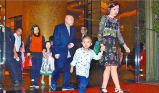 甘比给大刘一个肾真的假的(甘比割了一个肾)