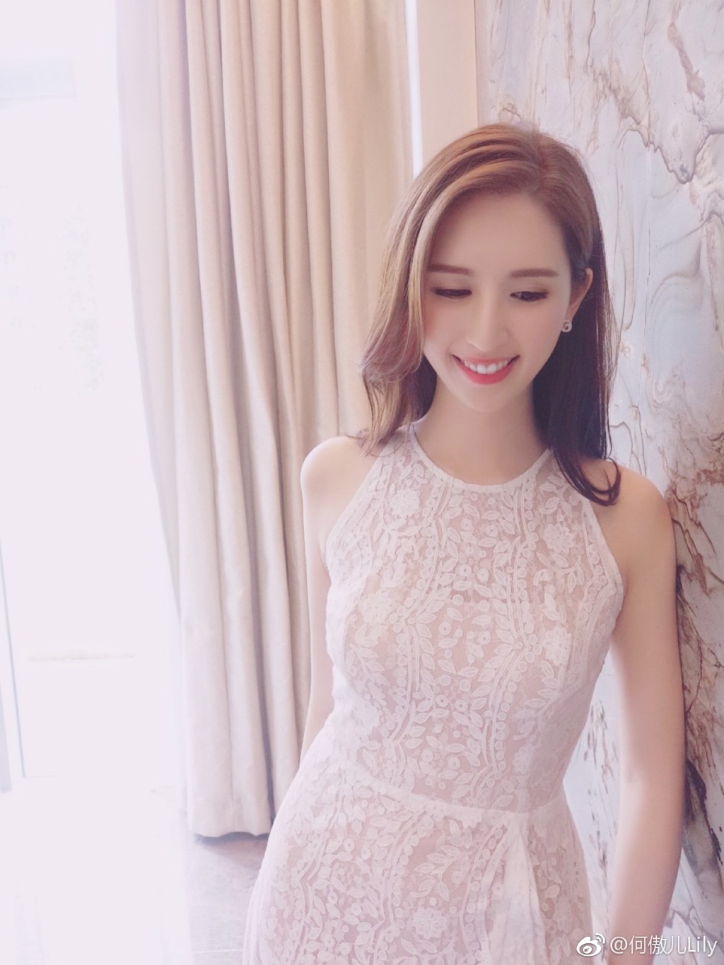 何傲儿为什么喜欢爷爷辈的(何傲儿是谁) 何傲儿为什么喜欢爷爷辈的(何傲儿是谁)