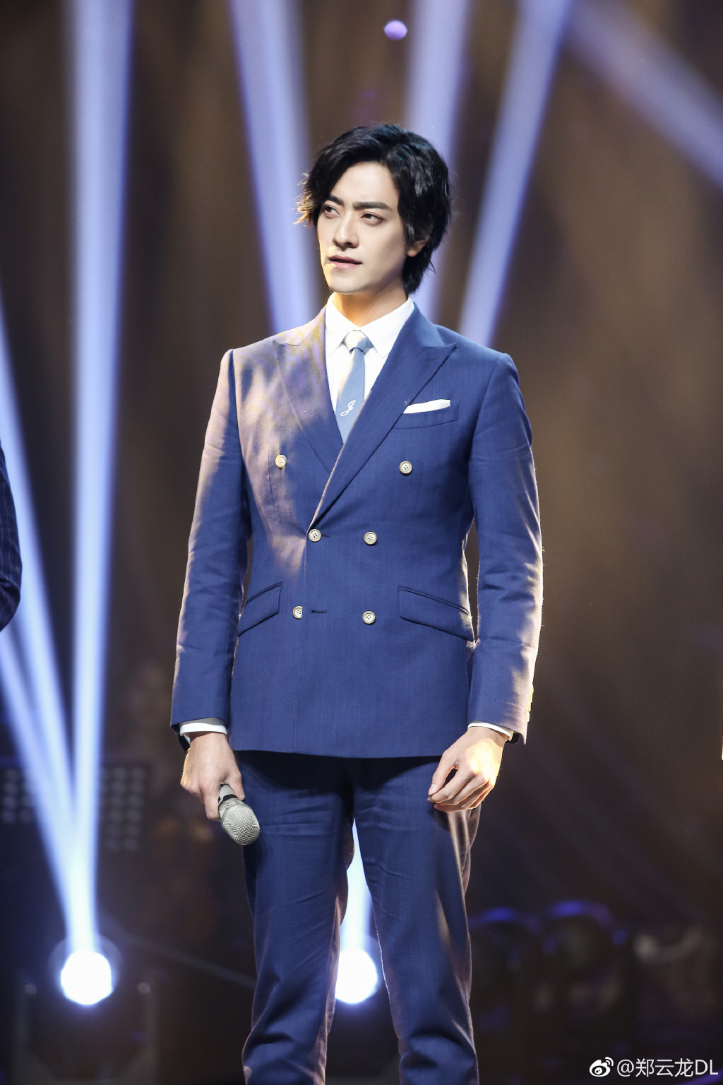 郑云龙家境有钱吗是富二代?郑云龙上快乐大