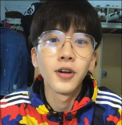 费启鸣家里干什么的？疯狂衣橱费启鸣是哪一(费启鸣家里有钱吗)