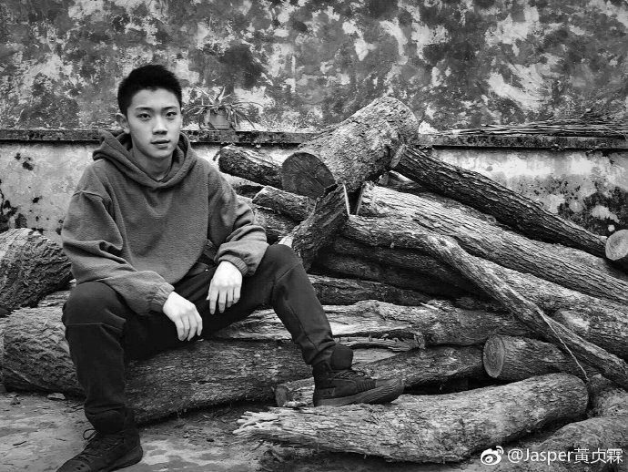 少年说黄贞霖多大了(少年说黄贞霖哪一期)