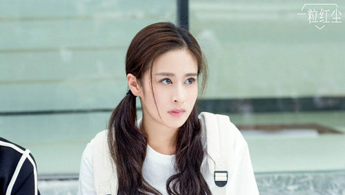 一粒红尘闵朗唱的那首歌叫什么名字?一粒红(一粒红尘明朗唱的歌是什么名字)