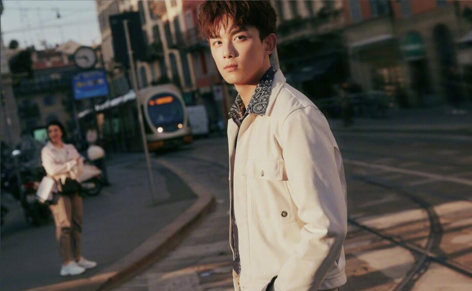 郭品超和吴尊、吴磊比谁帅(和吴磊同期的男星)