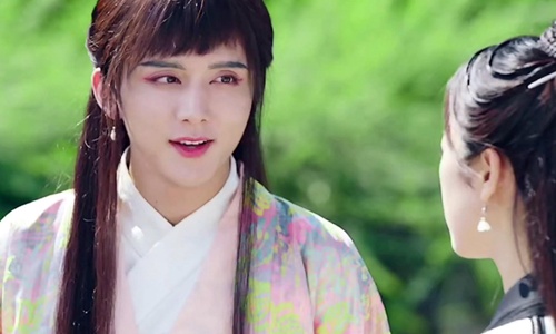 三位无违和感男星女装大佬(男装大佬 娱乐圈)