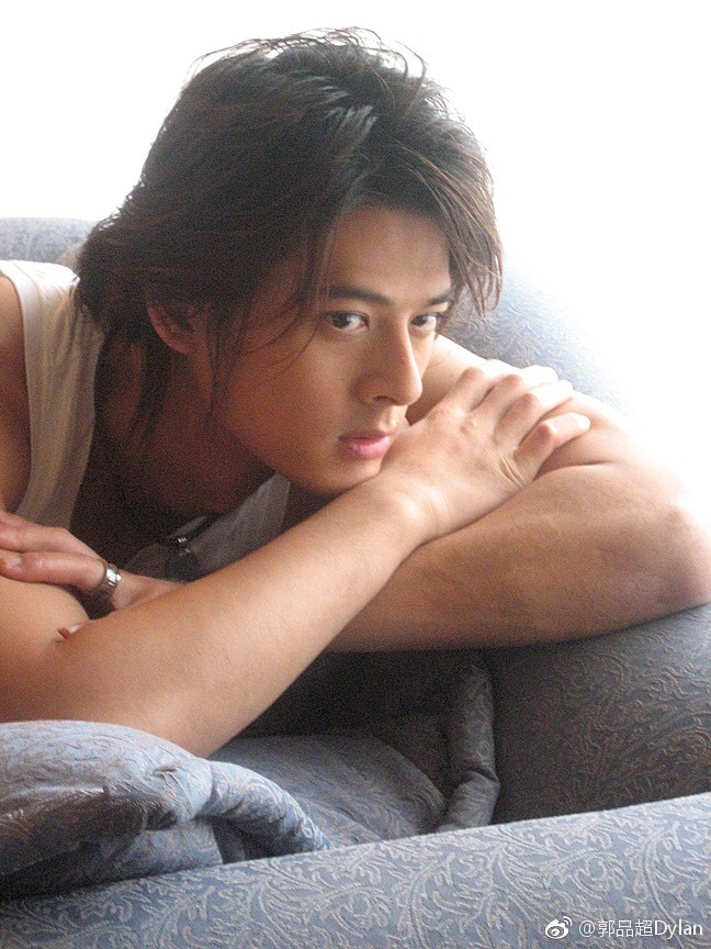 郭品超和吴尊、吴磊比谁帅(和吴磊同期的男星)