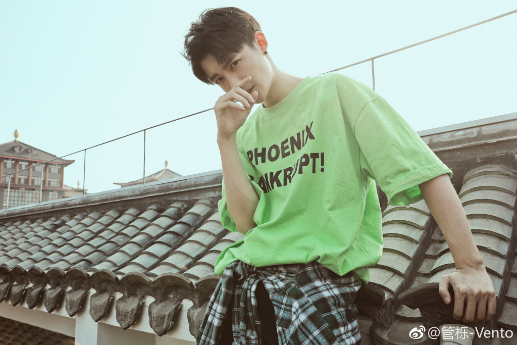 管栎整过容吗他什么经纪公司的？管栎怎么不