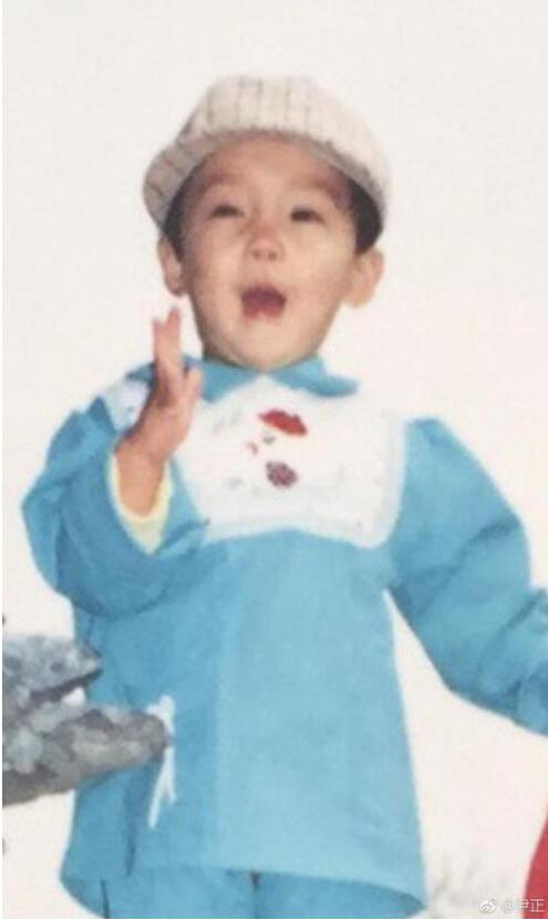 尹正的鼻子是假的吗怎么透光(尹正鼻子做过吗) 尹正的鼻子是假的吗怎么透光(尹正鼻子做过吗)