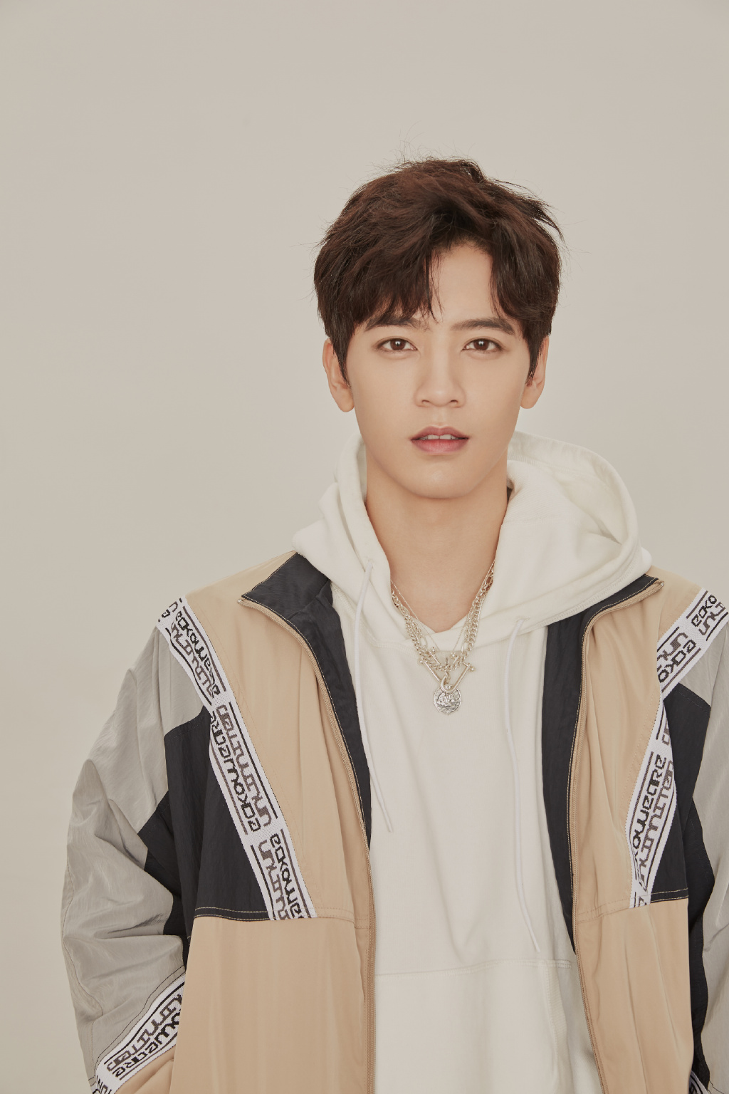 李宗霖关晓彤什么关系(关晓彤和李宗霖)