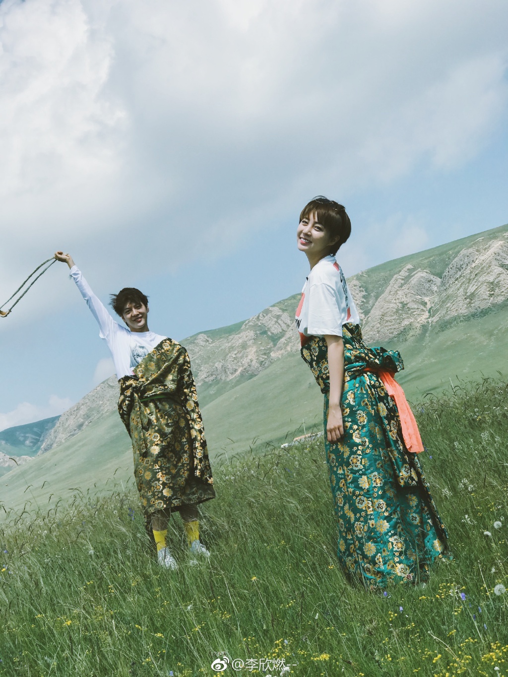 李欣燃和姜妍好像对比图