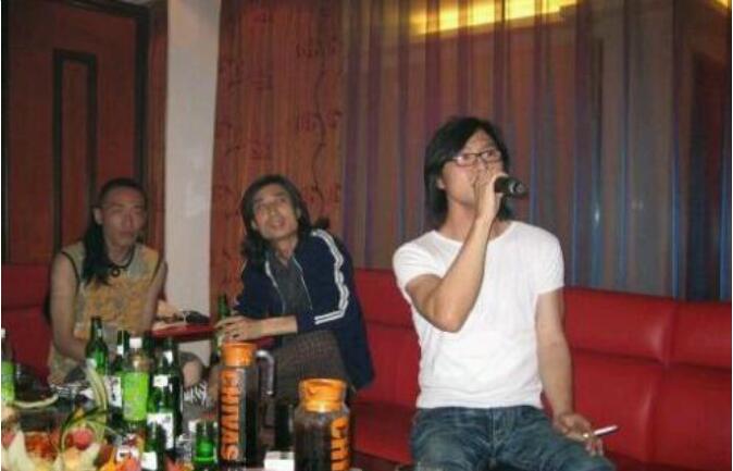 谢天笑和汪峰谁相比谁厉害(谢天笑和汪峰的关系)