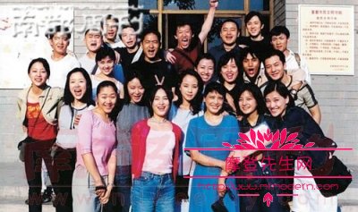 崔新琴培养出来了那些明星？崔新琴自己拍摄(崔新琴的老公是谁)