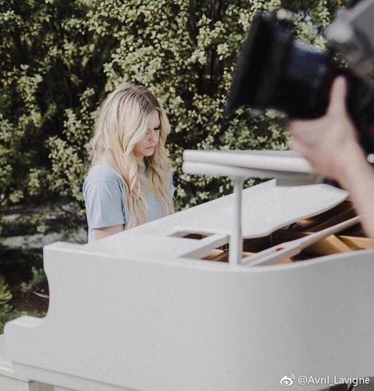 艾薇儿得的莱姆症能治好吗(莱姆症可以治愈吗)