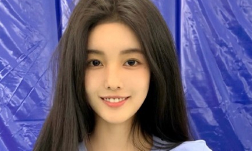 吴亦凡包场和女生看电影疑似恋情曝光(你会同情吴亦凡约过的女孩吗?)