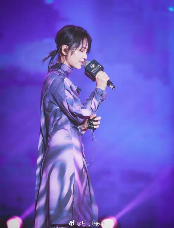 周笔畅是在哪里出名的？李宇春和周笔畅谁更