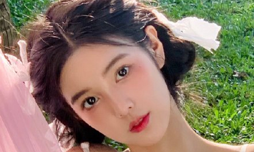 吴亦凡包场和女生看电影疑似恋情曝光(你会同情吴亦凡约过的女孩吗?)