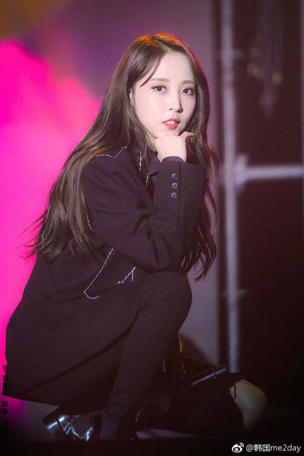 文星伊是拉拉吗?文星伊左手为什么受伤