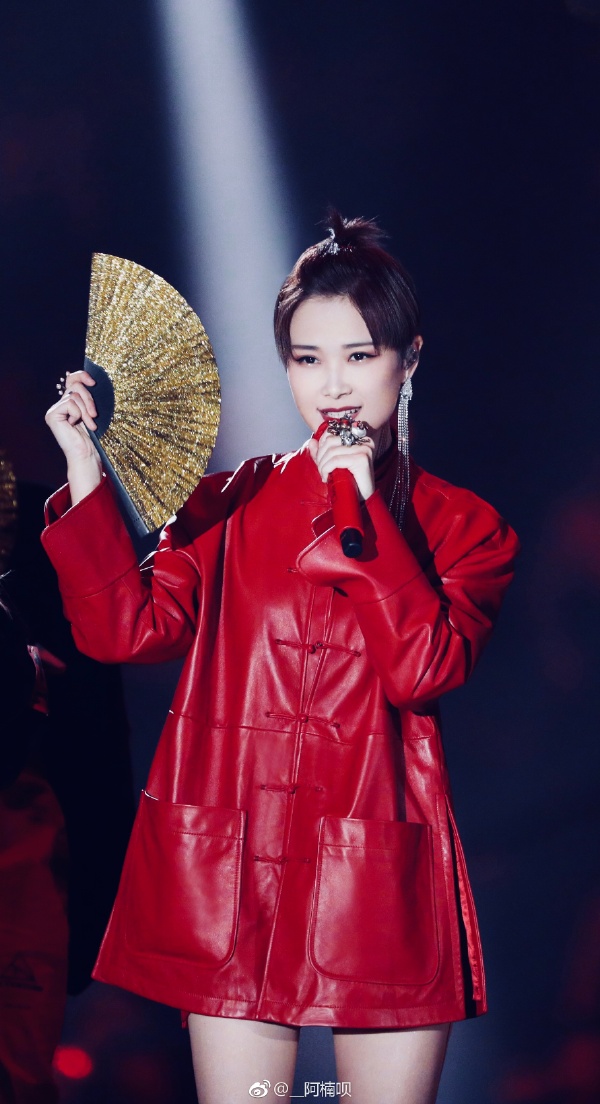 周笔畅是在哪里出名的？李宇春和周笔畅谁更