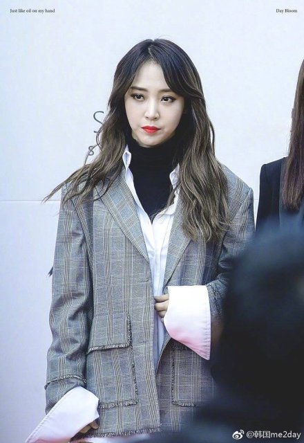 文星伊是拉拉吗?文星伊左手为什么受伤 文星伊是拉拉吗?文星伊左手为什么受伤