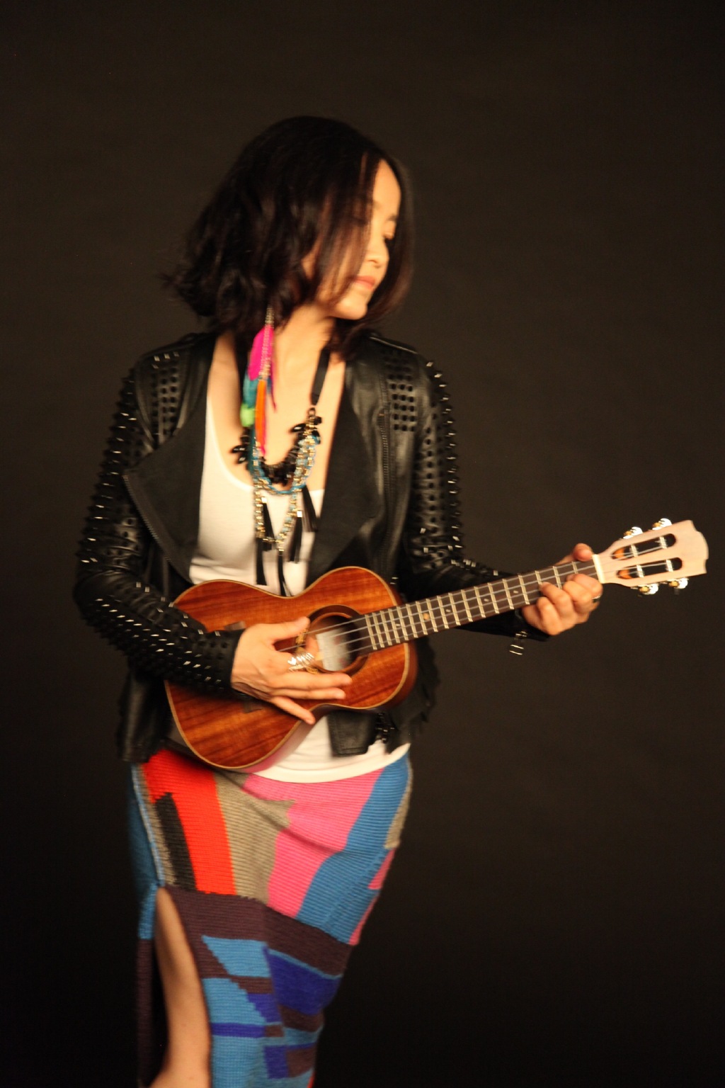 斯琴格日乐年轻时的照片(斯琴格日乐小时候)