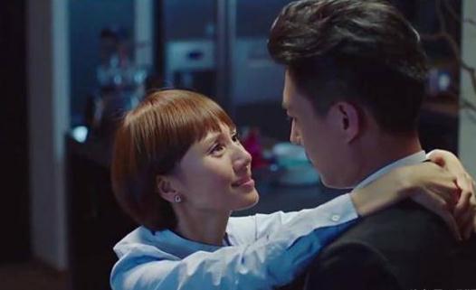 靳东袁泉吻戏拍摄花絮(靳东拍戏现场) 靳东袁泉吻戏拍摄花絮(靳东拍戏现场)