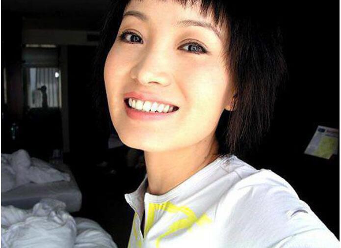 斯琴格日乐年轻时的照片(斯琴格日乐小时候)