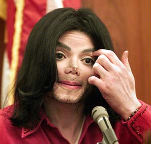 杰克逊跳舞时鼻子掉的场面图(杰克逊鼻子掉了长什么样子)