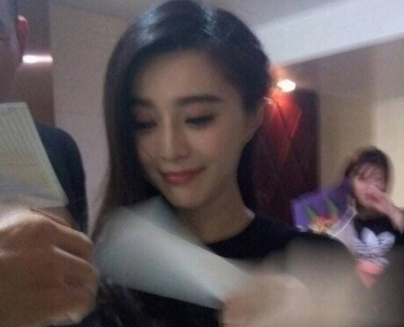 路人镜头下的范爷胖吗？范冰冰胖瘦对比照