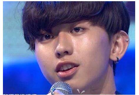 蔡徐坤素颜到底有多丑(蔡徐坤现在的素颜照)