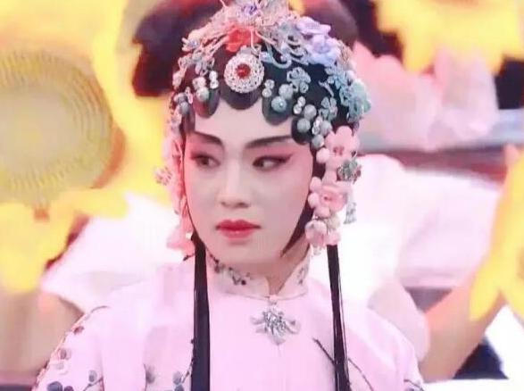 八卦：郭麒麟为什么叫于麒麟、于小宝、诸葛(郭麒麟是什么事)