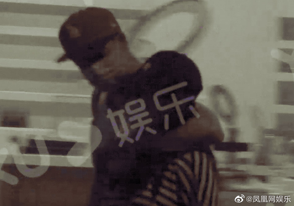 谷嘉诚女朋友照片曝光(谷嘉诚女朋友秀恩爱)