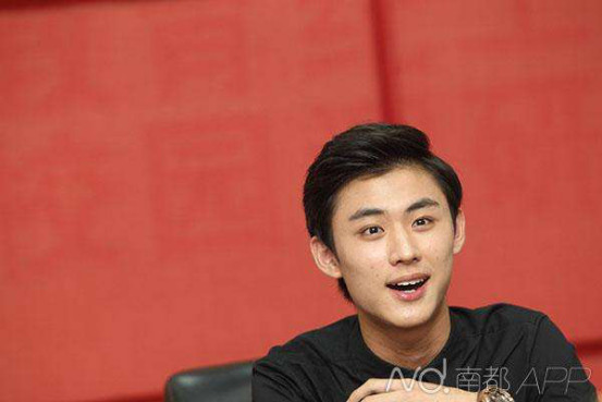 郑锐彬整容前后对比图