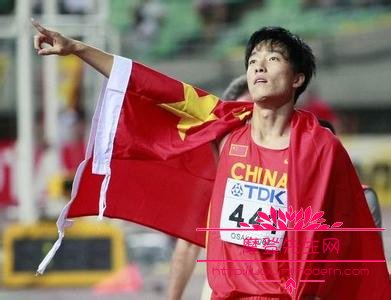 刘翔现在退役后主要靠什么赚钱？运动员退役(刘翔退役后做什么工作)