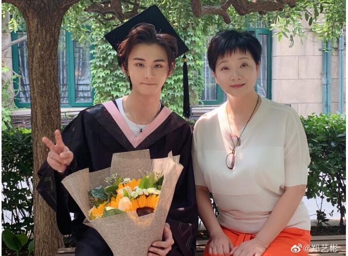 郑锐彬整容前后对比图