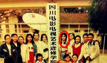 谢娜卸妆后素颜照曝光(谢娜素颜照最近)