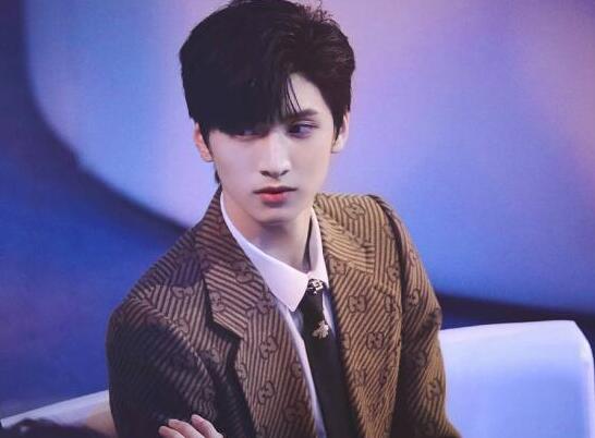 严浩翔为什么叫展逸文、严好香、展小啦、财(为什么严浩翔又叫展逸文) 严浩翔为什么叫展逸文、严好香、展小啦、财(为什么严浩翔又叫展逸文)