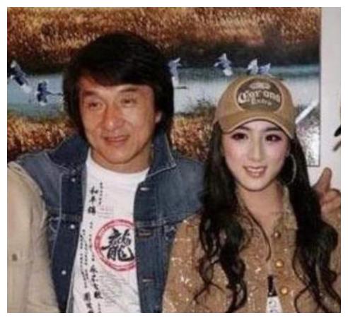 薇娅真实长相什么样(如何评价薇娅的长相) 薇娅真实长相什么样(如何评价薇娅的长相)