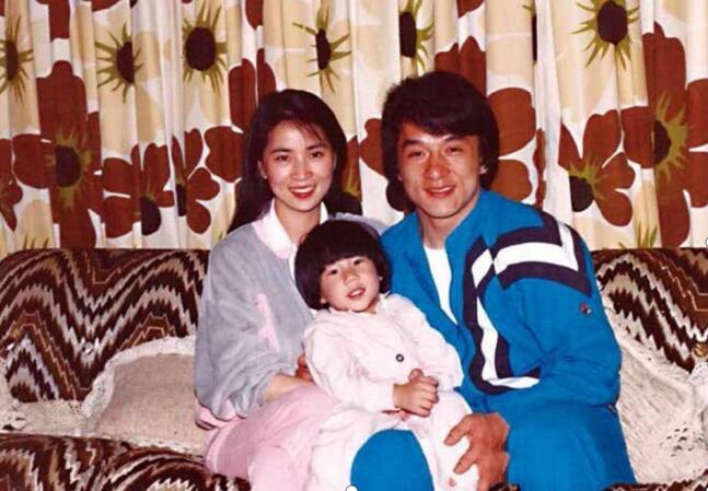 成龙林凤娇真实生活如何(成龙妻子林凤娇现身)