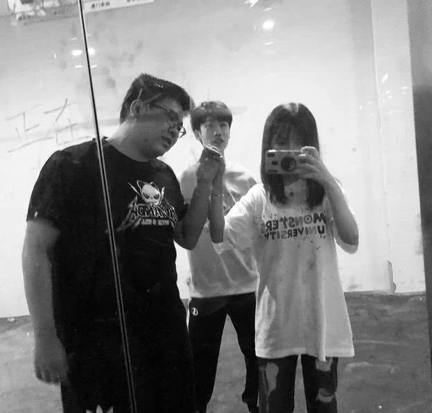 韦神为什么叫无天、韦栗子、乐观族长、蜜蜂 韦神为什么叫无天、韦栗子、乐观族长、蜜蜂