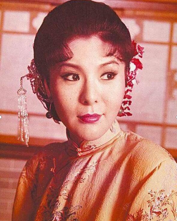 李丽凤年轻时的照片(李丽芬年轻时的照片)